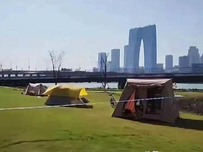 突发：苏州一女子帐篷死亡原因太吓人反遭网友指责身份曝光(图2)