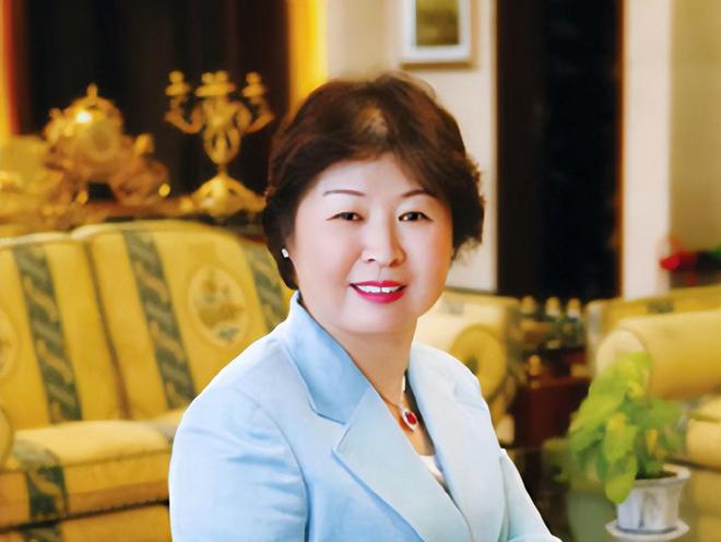 身价过百亿坐拥北京一条街出门私人飞机京圈内的富婆都有谁