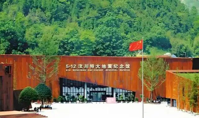 汶川地震幸存的“神车”：因车牌特殊公安部特批入驻纪念馆(图15)