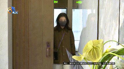 400多万买的房子 业主怀疑缩水了 消防通道门“打架”引发争议(图3)