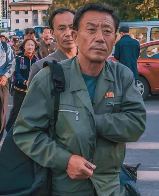 朝鲜男人烟不离手金正恩抽什么牌子的香烟？一包烟的价格是多少